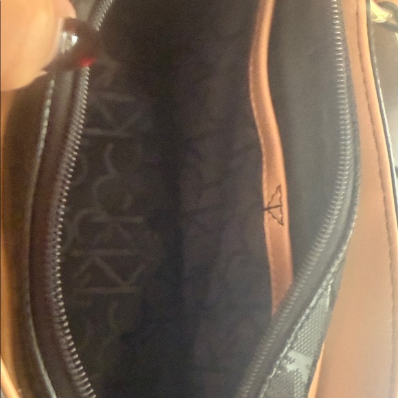 Calvin Klein Black and Tan Shoulder Bag - Picture 12 of 13